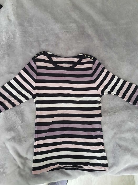 Vând  haine  pentru femei