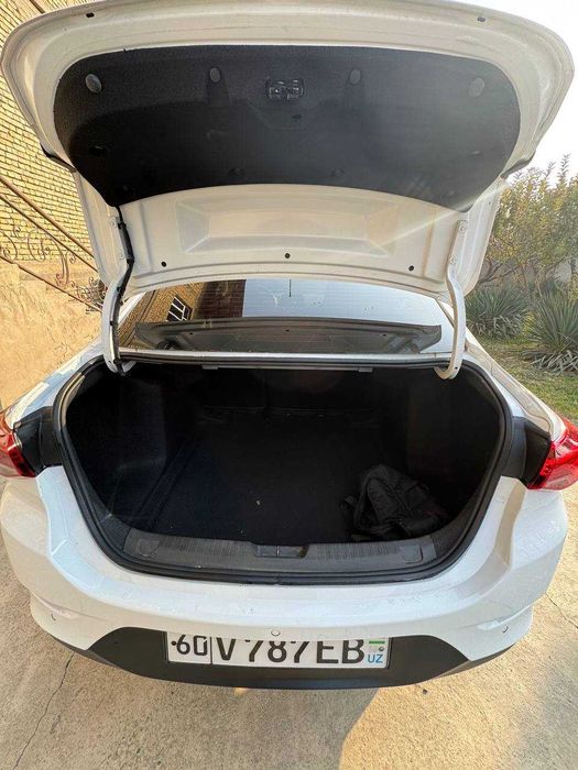 Продается белый Onix LTZ 2023 пробег 14.755км