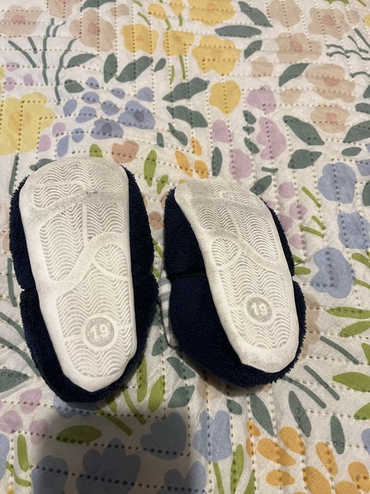 Ботуши бебешки  и домашни чехли 18/19