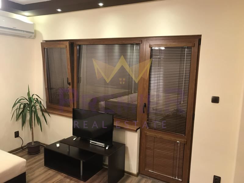 Дава се под наем Тристаен апартамент в Варна, ВИНС - 90 кв.м за 750 € - Снимка #3