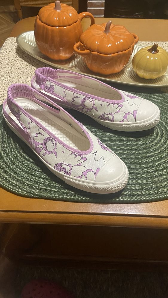 Нови сандали на CONVERSE