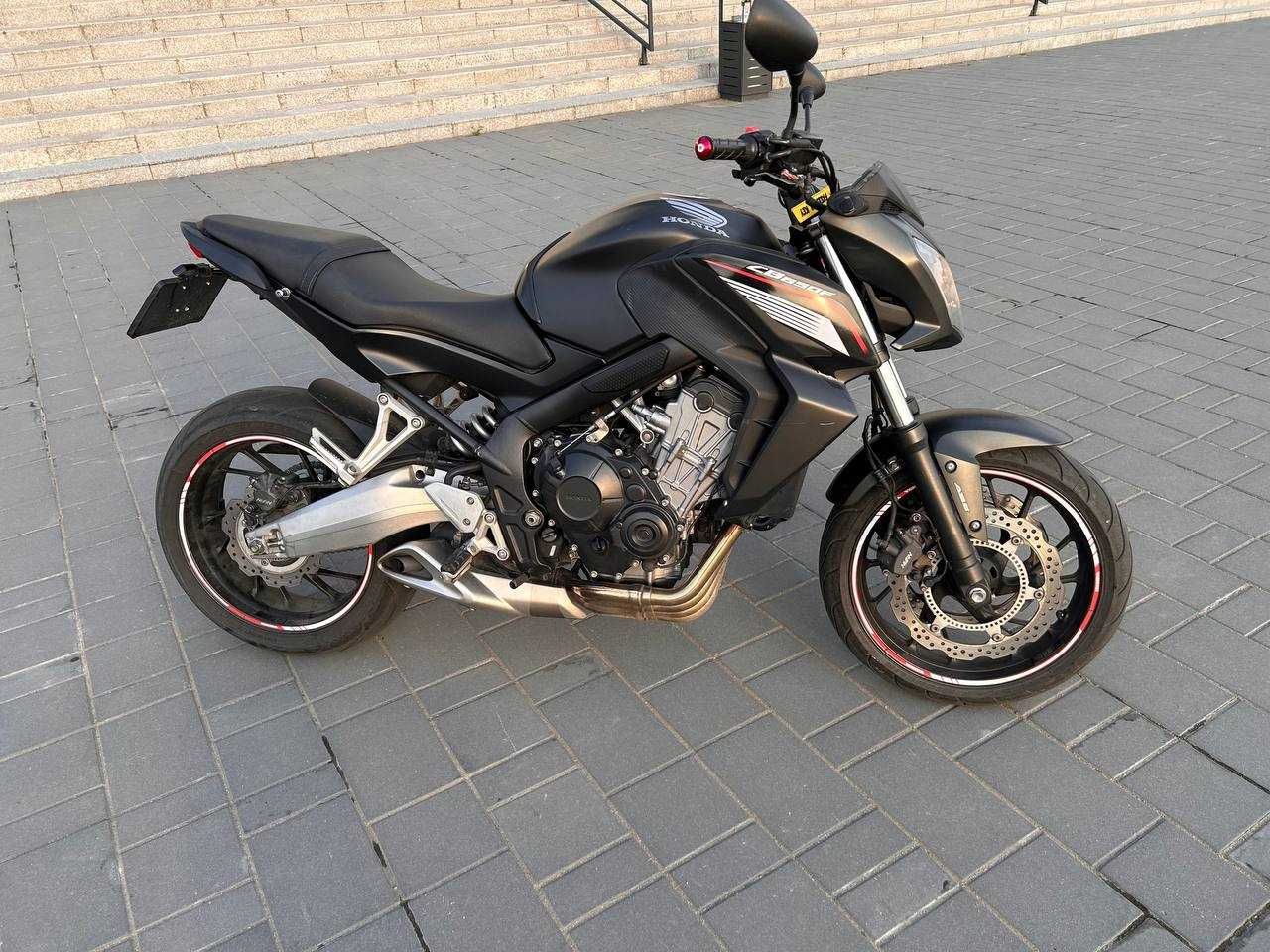 Honda CB650F - 2015, 87cp