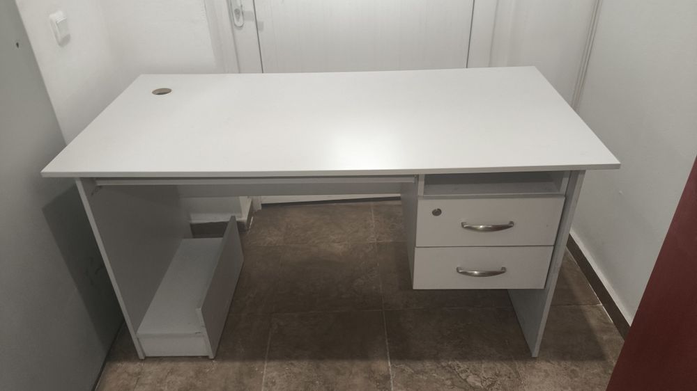 Продам стол срочно в хорошем состоянии