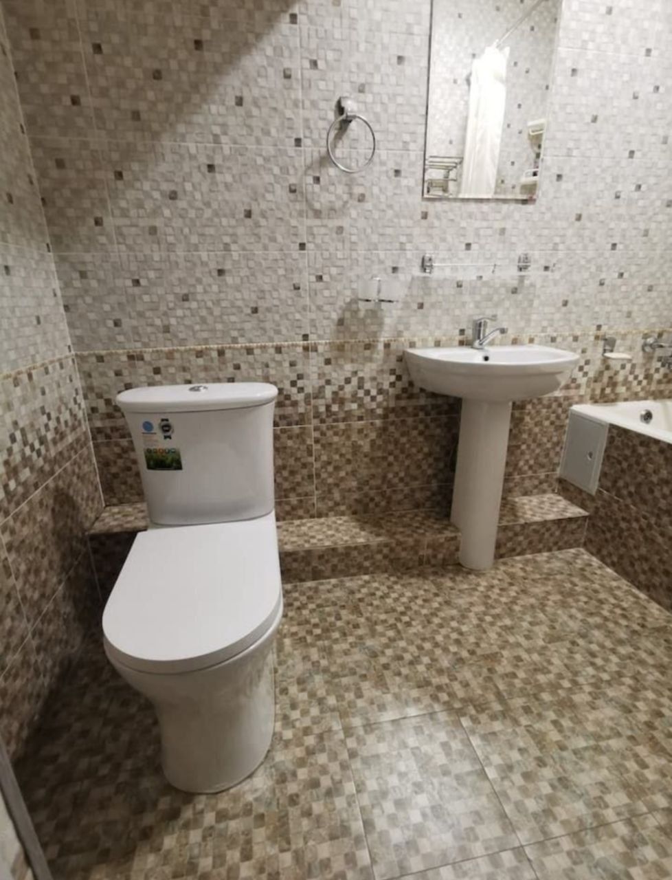 2-комнатная, 70 м², ул. Шота Руставели (ориентир - бывш. "Океан")..
