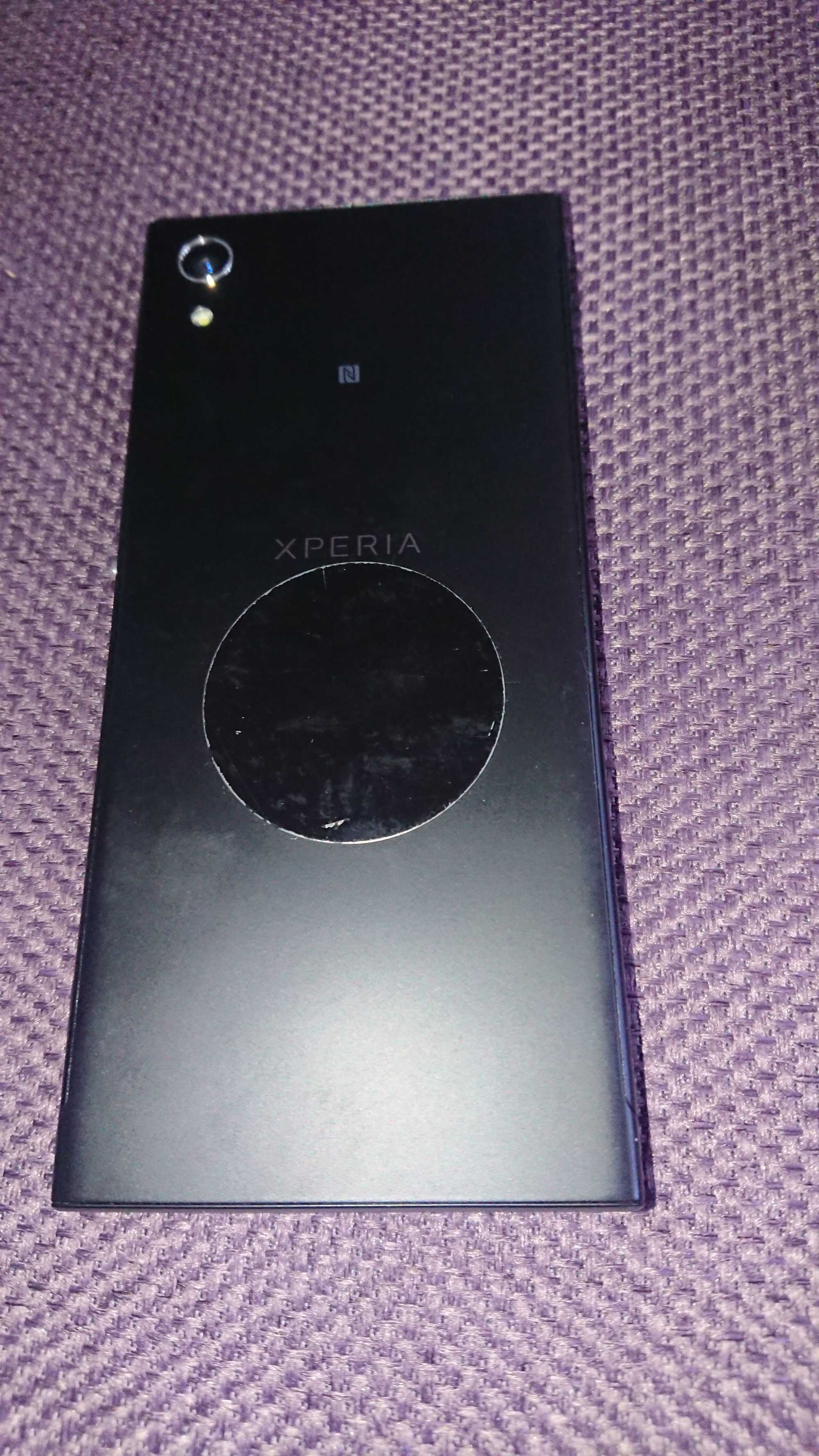Vand Sony XA1 black.
