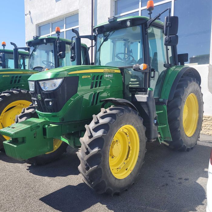 Tractor John Deere  6120 M