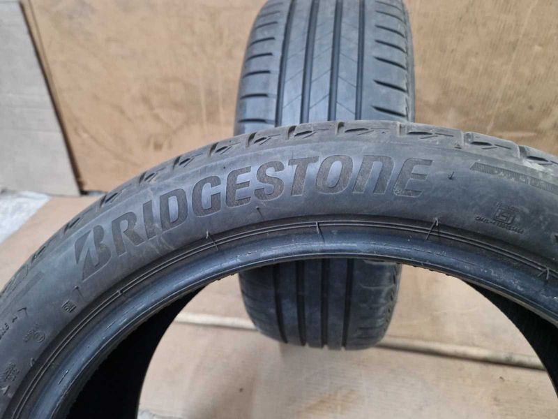 2 anvelope de vara Bridgestone R18 225/45 DOT4122