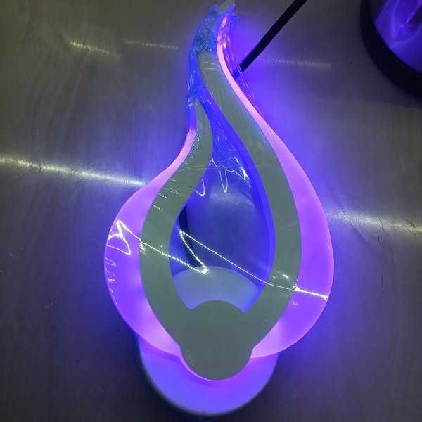 НОВA! RGB Smart вътрешна LED стенна лампа 8W, с музикален синхрон
