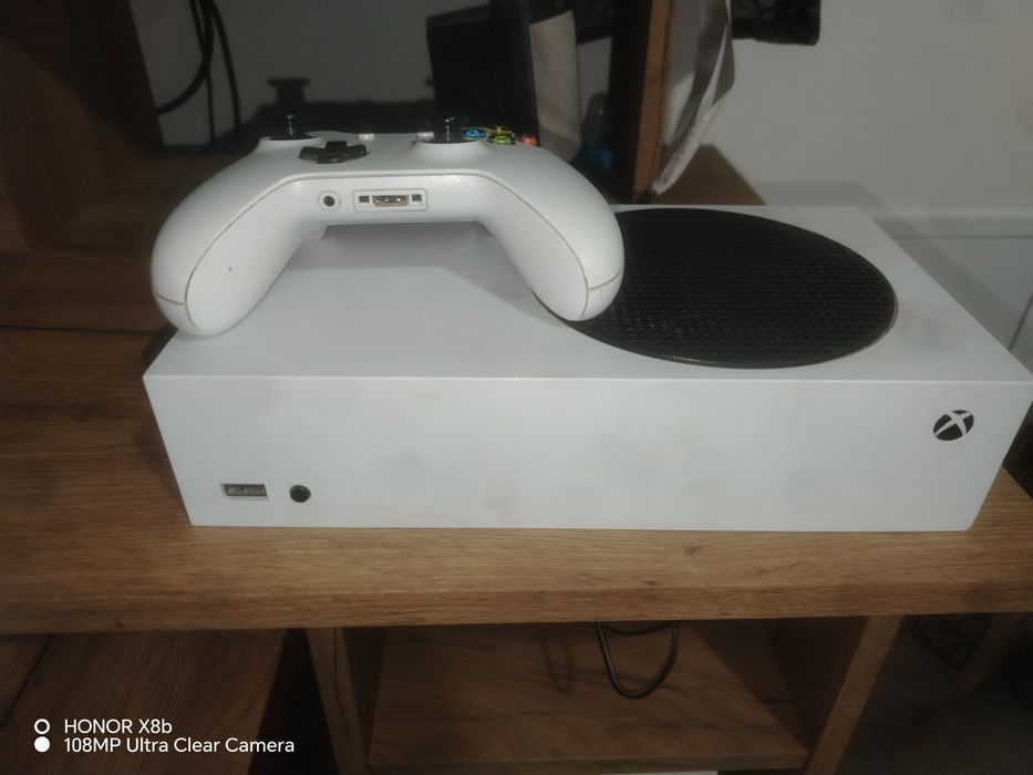 Vând xbox series S