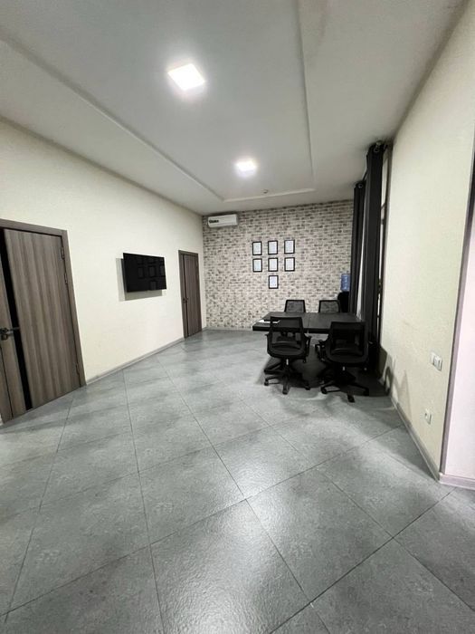 Продаю готовый офисная помещения под клиника в центре метро Айбек !