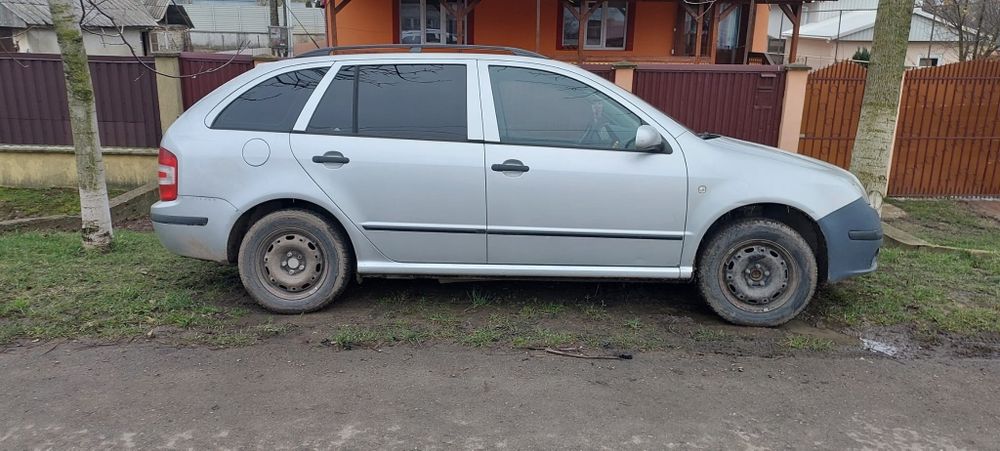 Vând Skoda Fabia
