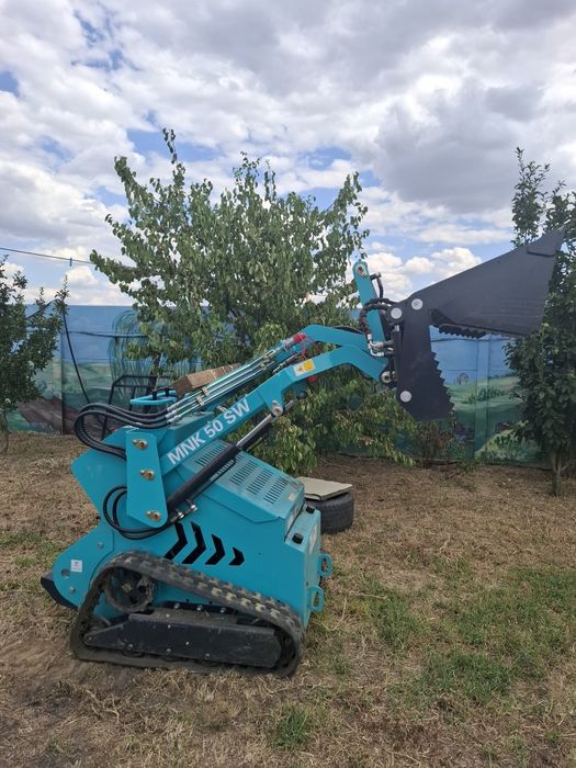 Incarcator frontal (mini buldoexcavator)