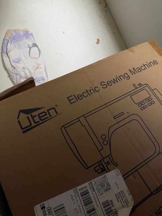 Mașină de cusut portabilă