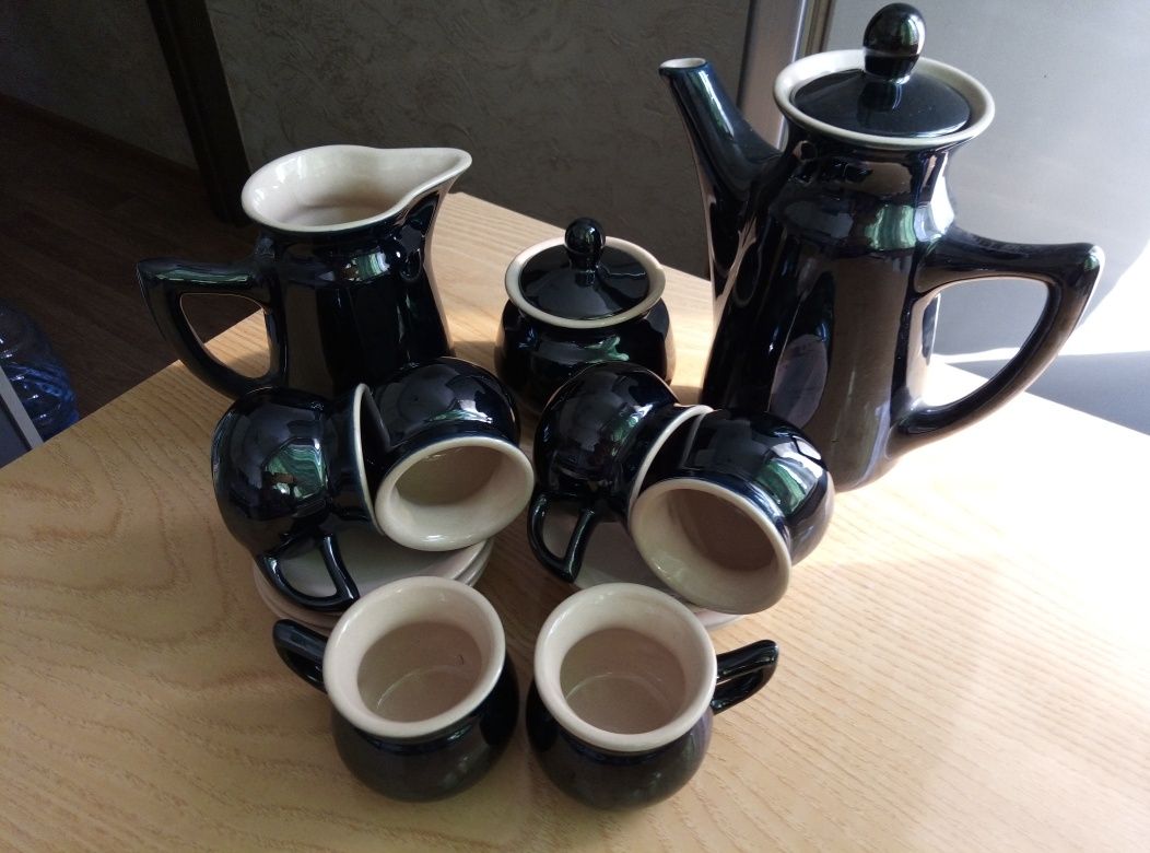 Продаю новый кофейный  сервиз.