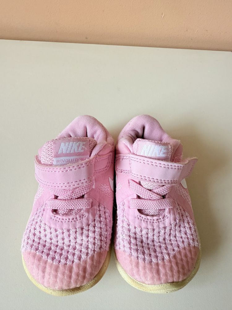 Оригинални маратонки Nike Revolution, размер 19,5