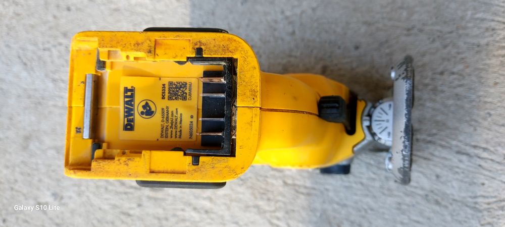 Vând pendular Dewalt