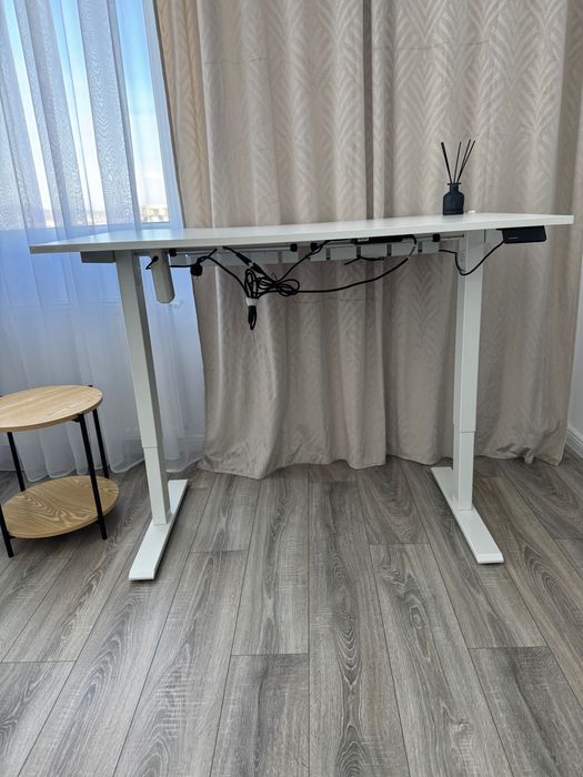 Birou reglabil electric pe înălțime – electric, silentios