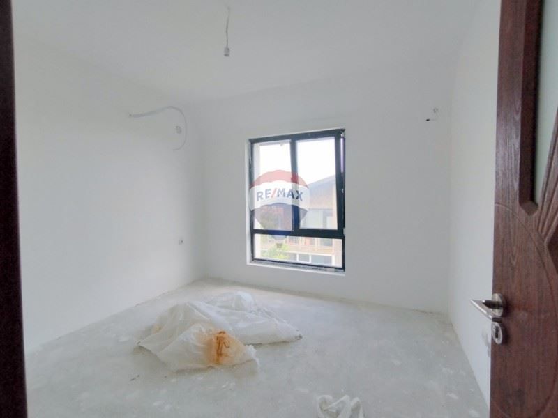 Продава се Двустаен апартамент в Варна, Виница - 75 кв.м за 1447 €/кв.м - Снимка #1