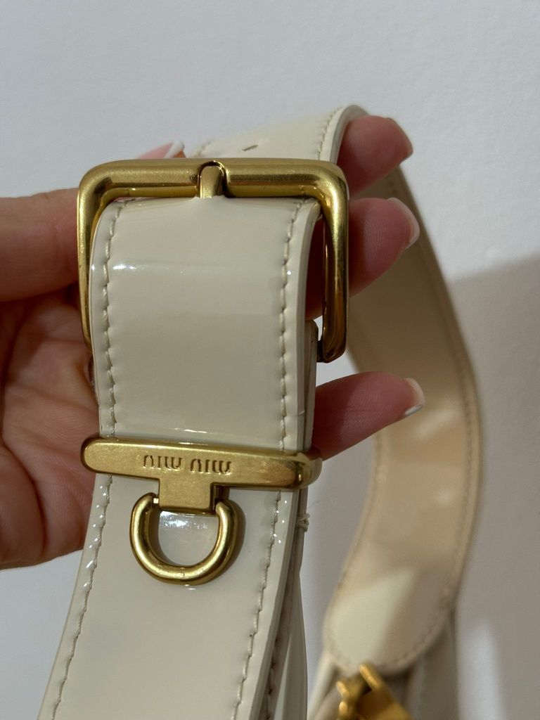 Posetuta Miu Miu,costumas Miu Miu