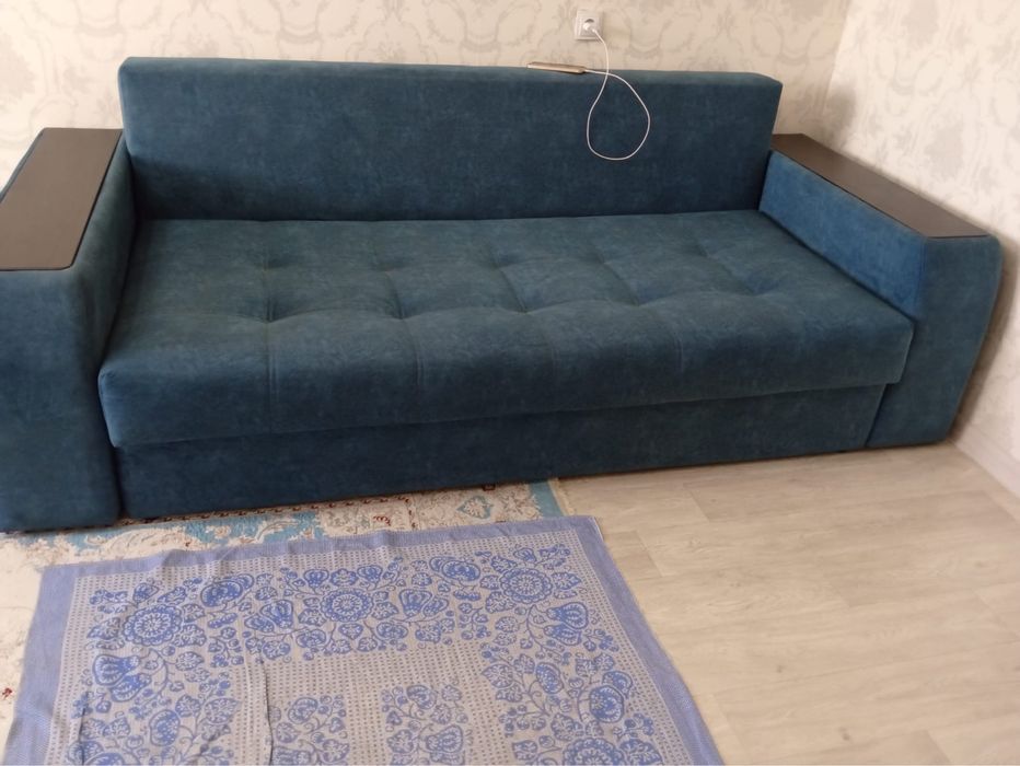 Срочно продам диван