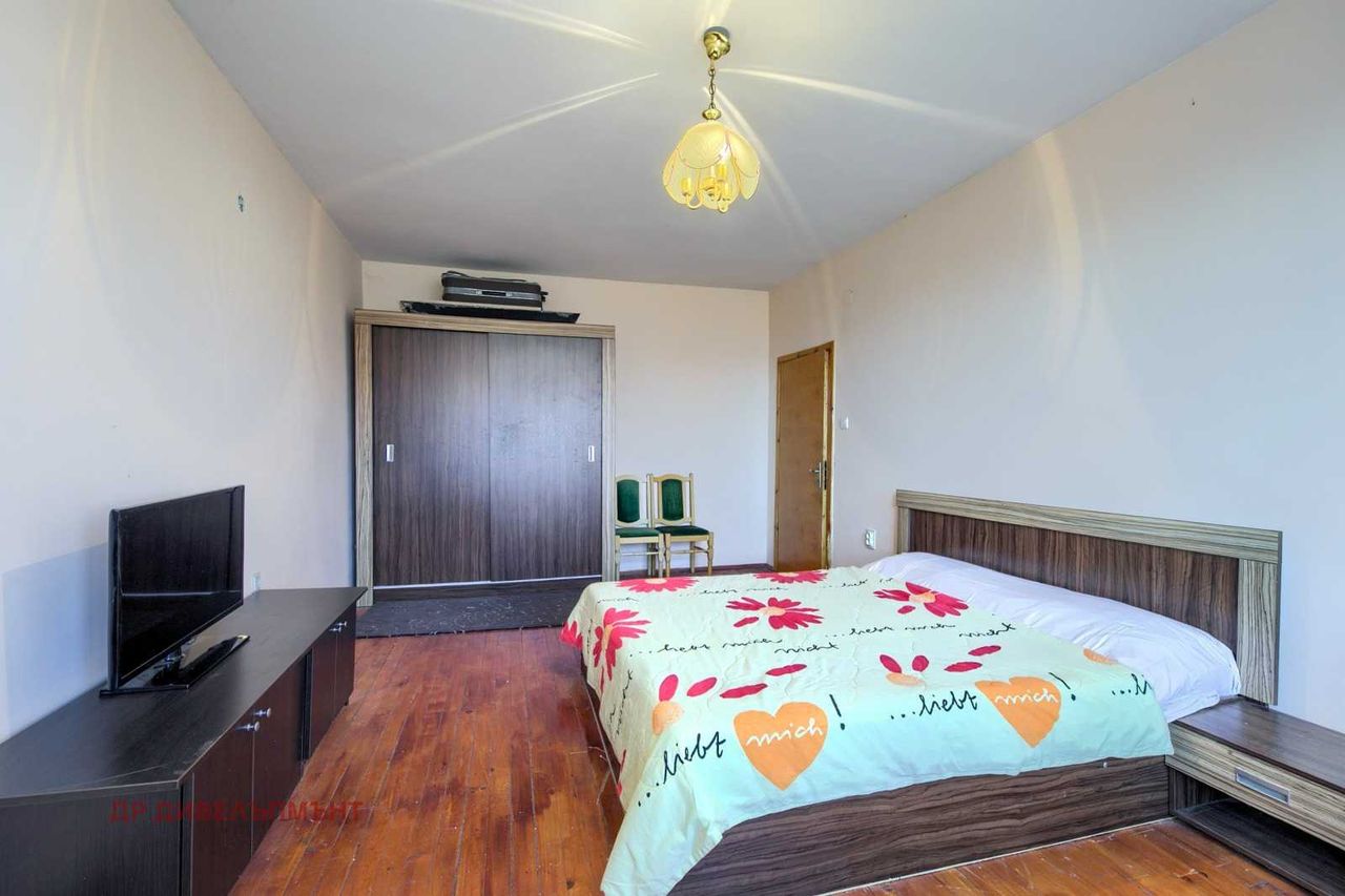 Продава се Къща в с. Житен, Област София-град - 335 кв.м за 851 €/кв.м - Снимка #12