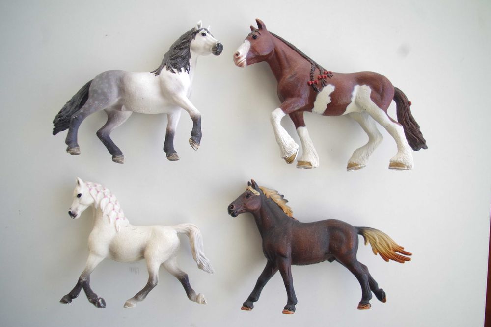 Коне/фигурки/играчки Schleich