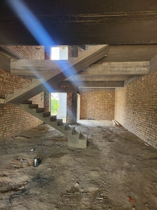 Яшнаобод т, Дустлик парки якинидаги уй сотилади