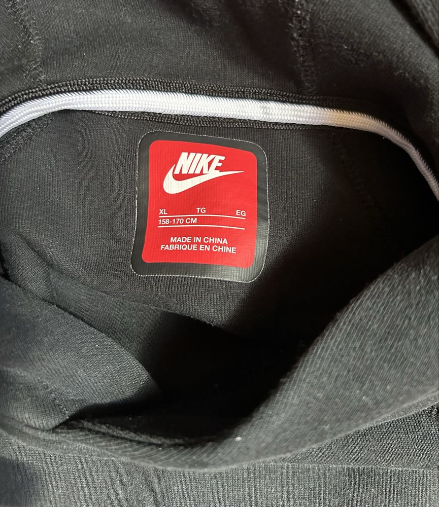Nike tech fleece горнище