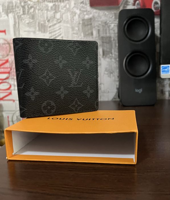 Продавам Портфейл Louis Vuitton