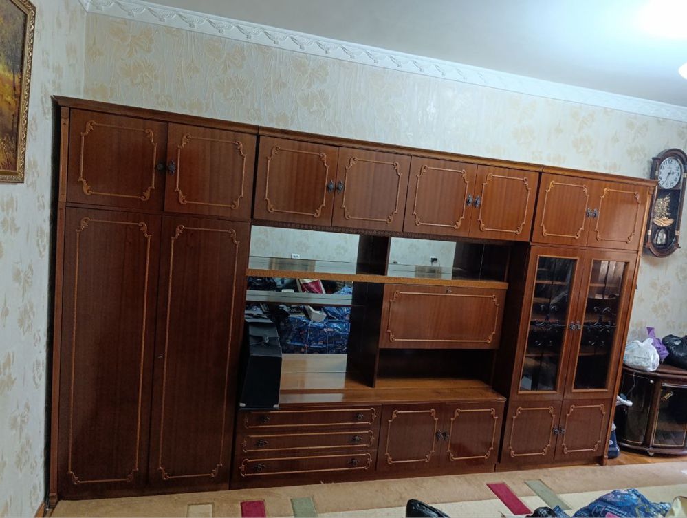 Стенка продётся своя