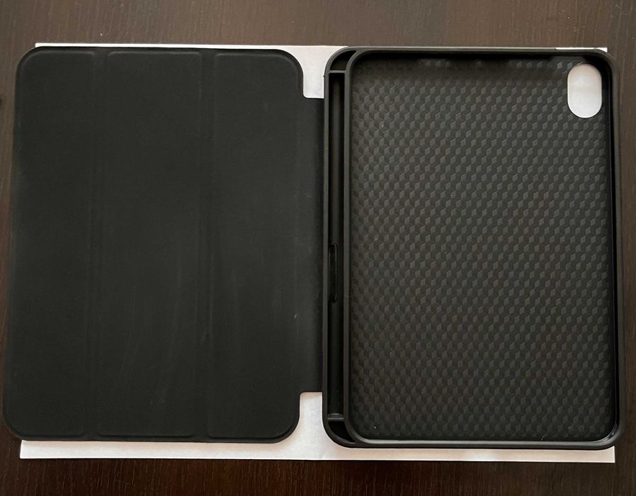 Vând husă de protecție Next One pentru iPad Mini 6-7