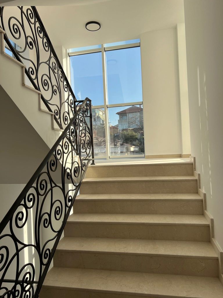 Продава се Двустаен апартамент в Черноморец - 81 кв.м за 1420 €/кв.м - Снимка #12