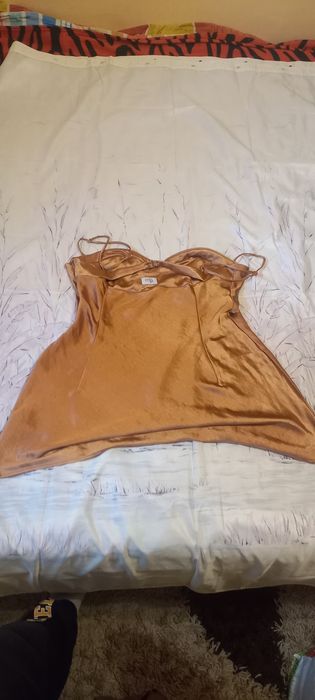 Vand rochie aurie