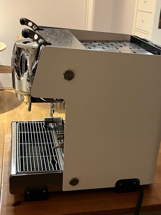 Dalla corte Studio espressor cafea de specialitate cafenea nu marzocco