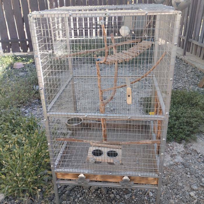Продам клетку для попугаев