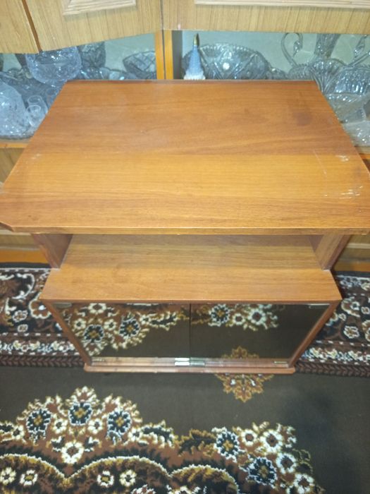 Продам тумбу под телевизор