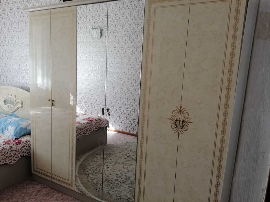 Продам спальный гарнитур б/у
