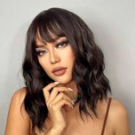 Тъмно кафява къса синтетична перука с бретон