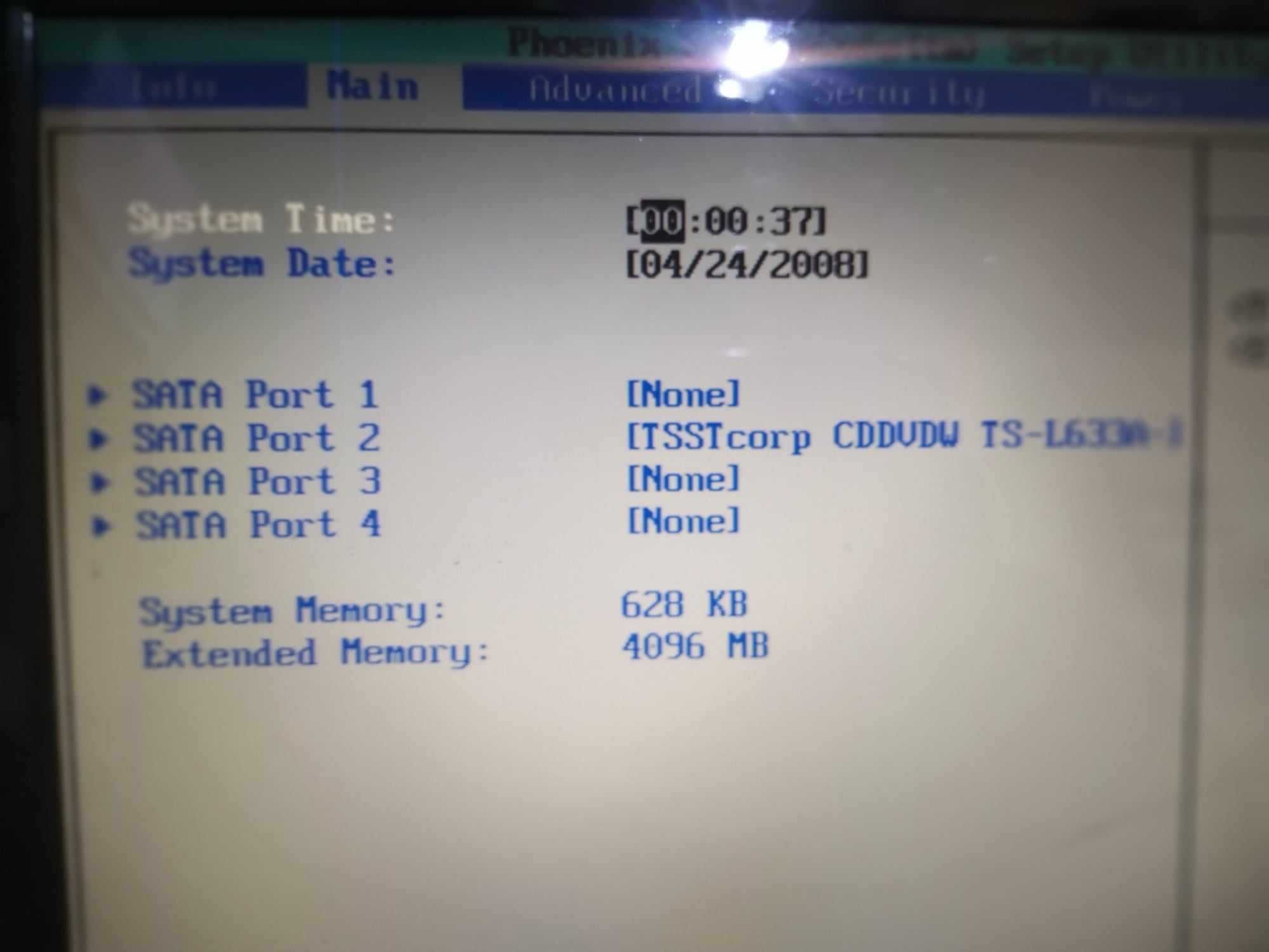Лаптоп ADVENT T4200 2GHz / 4GB RAM