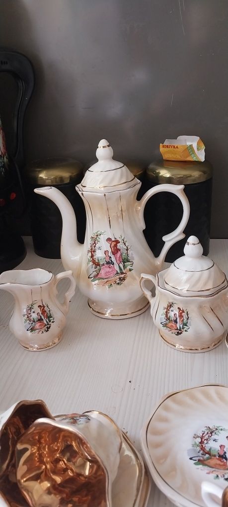Продается кофеиный сервиз неординарнл красивый
