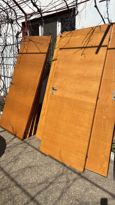 Usi second hand din renovare