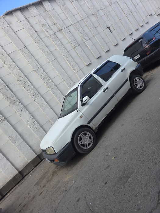 Golf 3 хачбек машина работяга