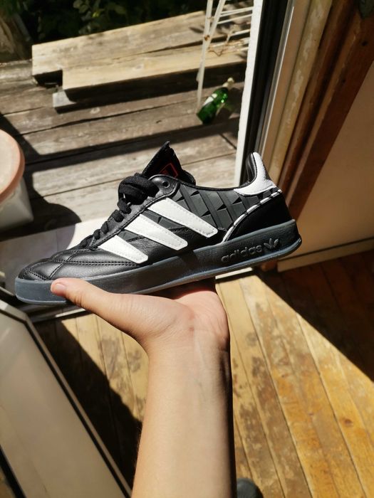 Нови дамски обувки Adidas