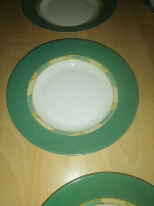 farfurii noi 13 bucăți 80lei