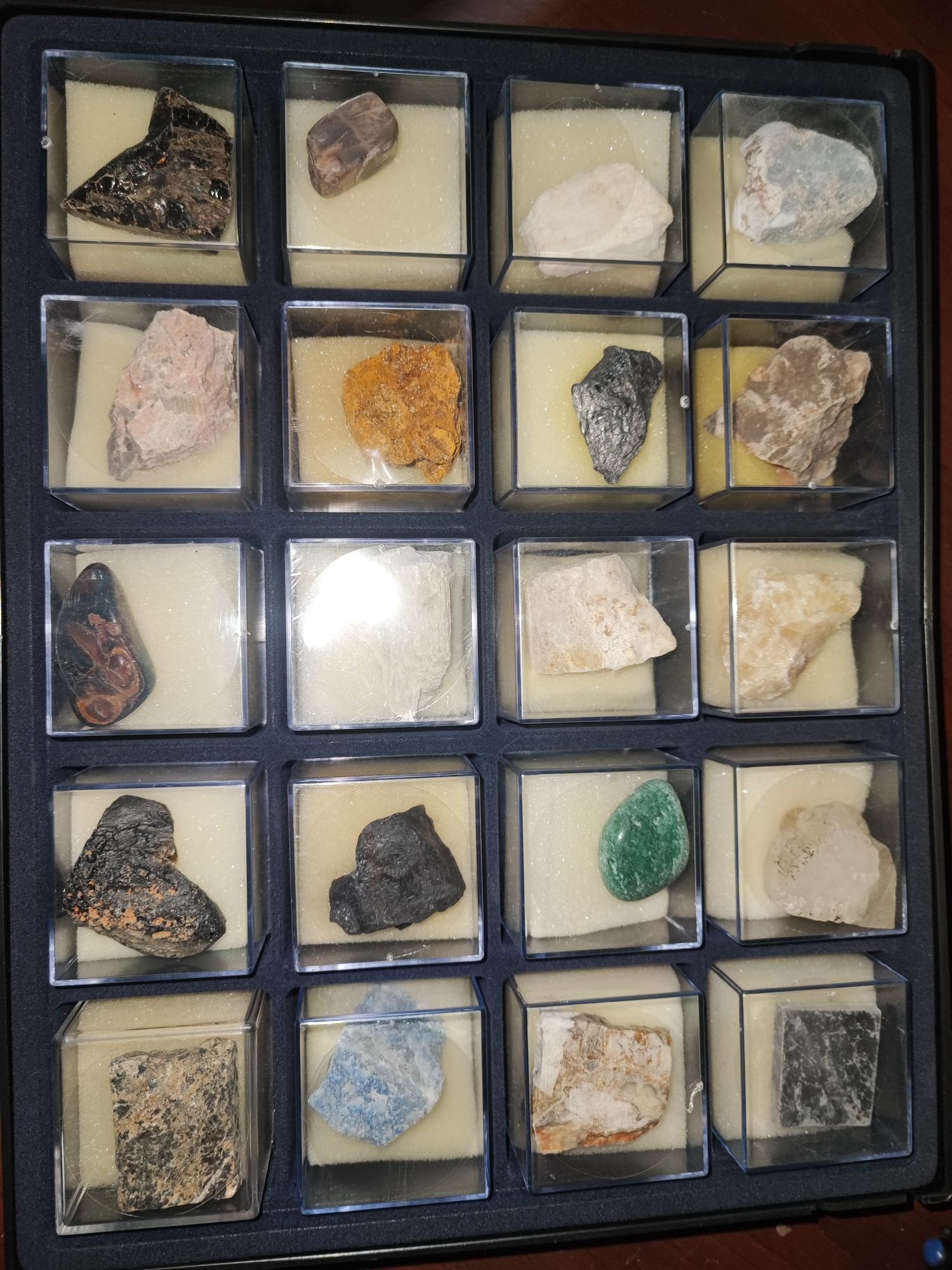 Colecție 100 pietre minerale