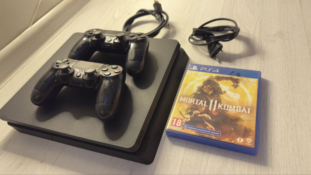 Ps 4 в идельном состоянии с игрой