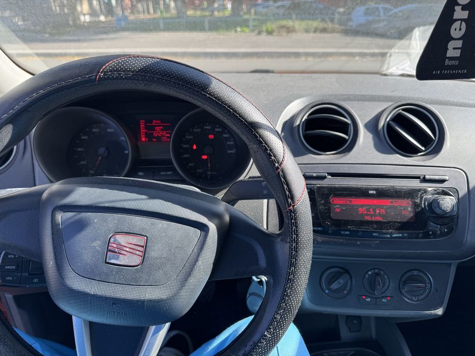 SEAT Ibiza – 1.4 Benzină, An 2009 – 8000 lei