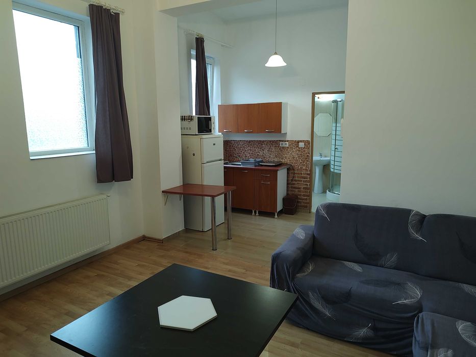 inchiriez apartament 2 camere Piata Cazarmii
