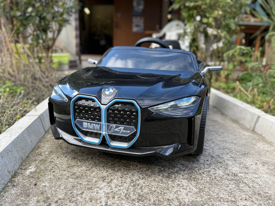 Детска акумолаторна електрическа кола BMW I4
