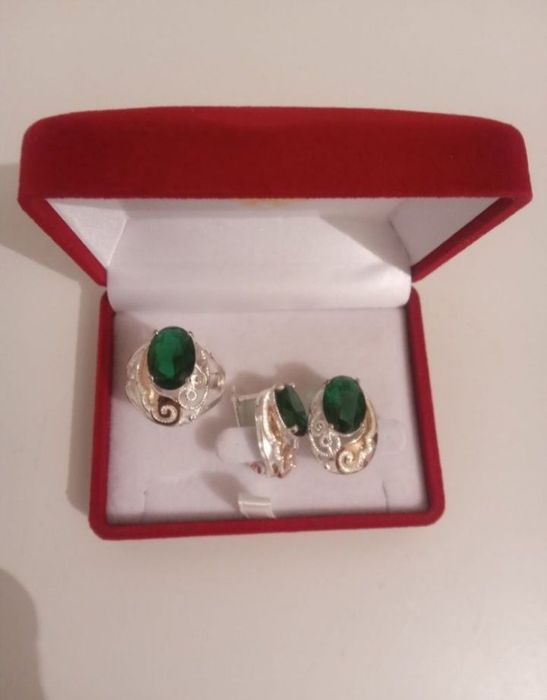 Продам Нобор из серебра серьги и кольцо новый